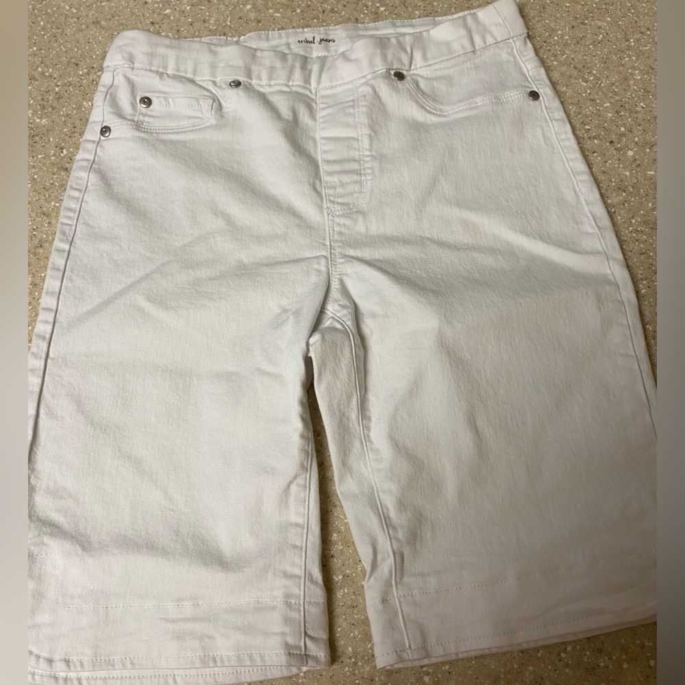 Ladies size 4 Tribal Jeans long shorts